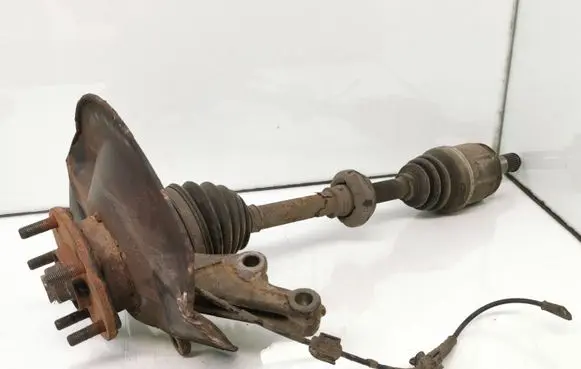 Honda CR-V Front wheel hub spindle knuckle