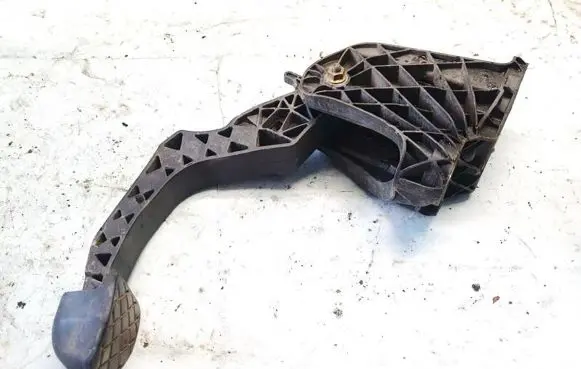 Clutch pedal