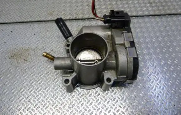Seat Ibiza II (6k) Throttle body valve 030133062C 0280750095