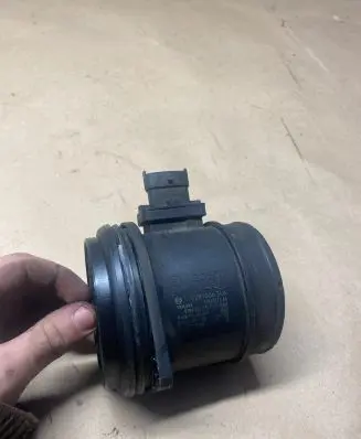 Volvo V40 Mass air flow meter 0281006346 298621398 31361223AA