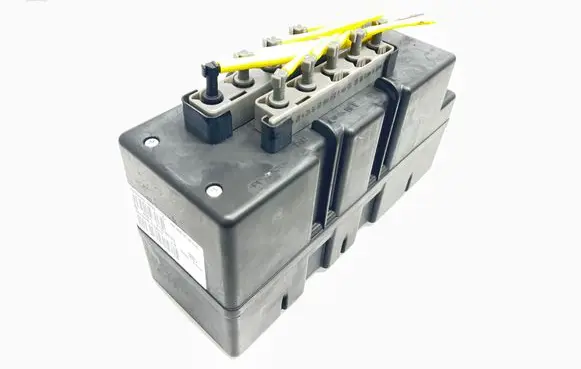 Mercedes-Benz S W220 Central locking vacuum pump 2208000748