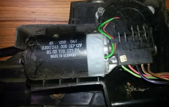 Ford Scorpio Wiper motor 0390241306