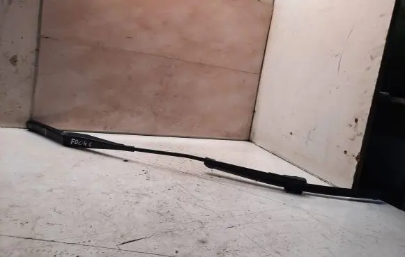 Ford Focus Front wiper blade arm 4M5117526CB
