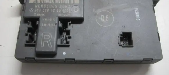 Mercedes-Benz C W203 Door control unit/module A2038201285
