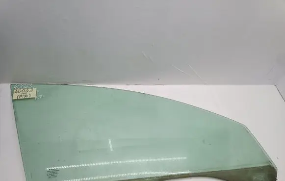 Volvo V50 Front door window glass four-door