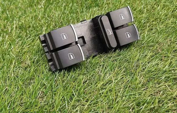 Volkswagen Tiguan Electric window control switch 5K4959857A