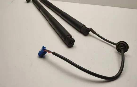 Mercedes-Benz ML W166 Tailgate strut A1668901130