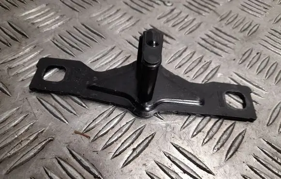 Audi A3 S3 8V Loading door lock loop/hook striker 8V5827507