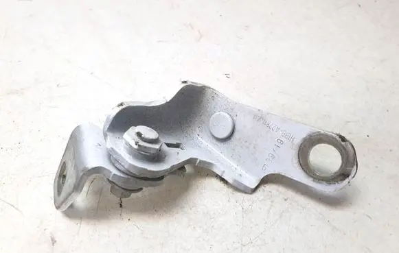 Ford Focus Front door lower hinge 