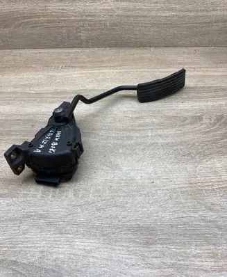Volvo S40, V40 Accelerator throttle pedal 30865642 M865642