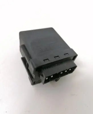 BMW 5 E39 Glow plug pre-heat relay 2246919