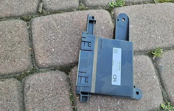 Toyota Camry VIII XV70 Central body control module 88650-02L60-