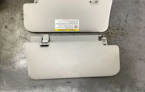 Sun visor