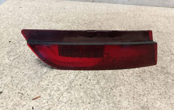 Tailgate rear/tail lights