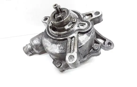 Volvo XC90 Vacuum pump 30731825