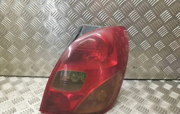 Toyota Corolla Verso E121 Rear/tail lights 1827 9824