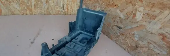 Volkswagen PASSAT B6 Battery box tray 1K0915333C