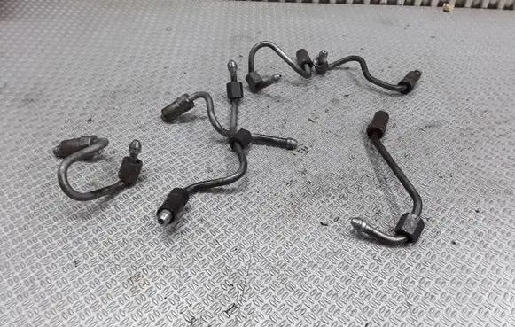 Mazda 5 Fuel injector supply line/pipe 