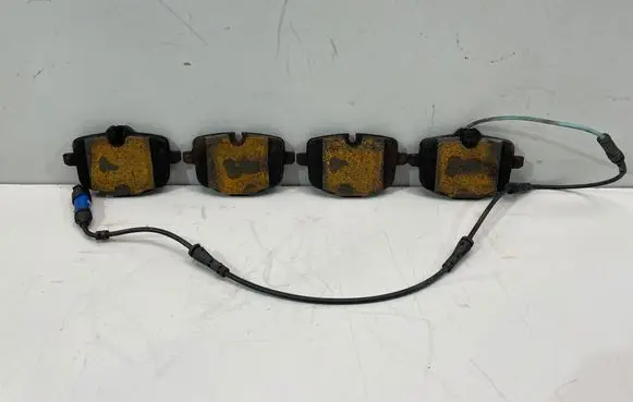 BMW 5 G30 G31 G38 Brake pads (rear) 6890353