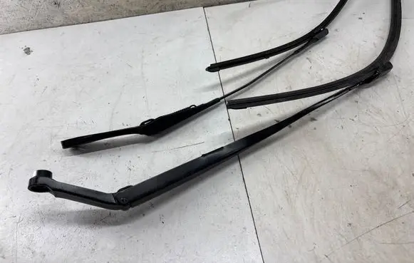 Mercedes-Benz GLC X253 C253 Front wiper blade arm A2538207000