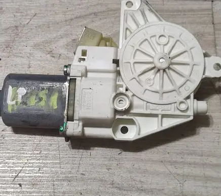 Mercedes-Benz R W251 Front door window regulator motor A2518200842 08106 997081102