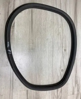 Toyota Hilux VIII Rubber seal rear door window/glass 