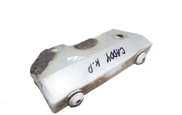 Fender mounting bracket