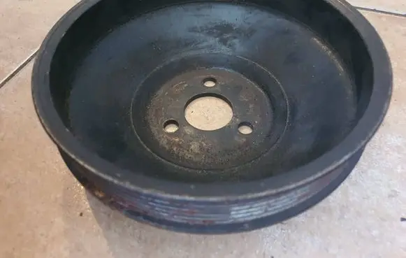 Mercedes-Benz E W124 Power steering pump pulley 2014600479
