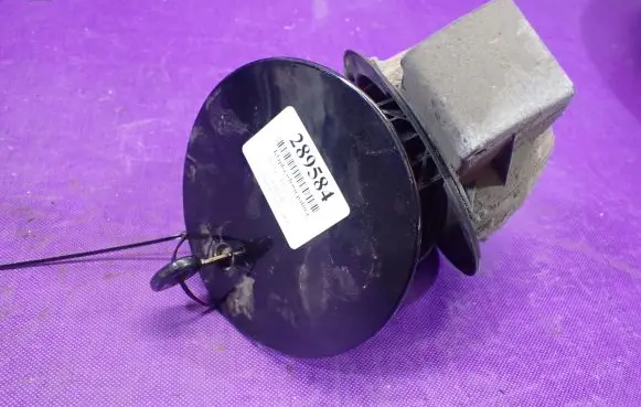 Mazda 323 F Fuel tank cap