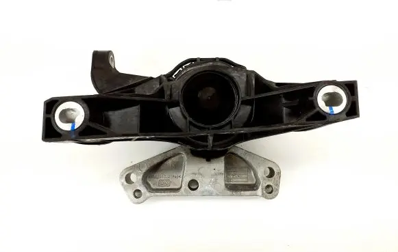 Peugeot 3008 II Engine mount bracket