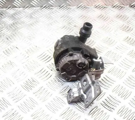 BMW 5 G30 G31 Electric auxiliary coolant/water pump 8638238 0392024064