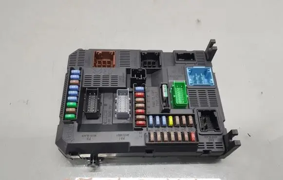 Citroen C4 II Picasso Fuse box set