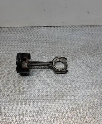 KIA Rio Piston with connecting rod 