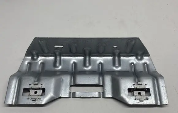 Volkswagen Golf Plus Other body part 5M0858687