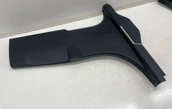 Ford Focus (B) pillar trim (bottom) JX7BA243W06A JX7BA243W06AFW