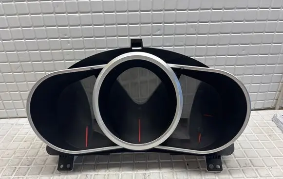 Speedometer (instrument cluster)