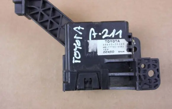 Toyota Yaris Air conditioner control unit module 886500D320