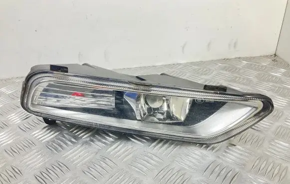 Volkswagen PASSAT B7 Front fog light 3AA941662E