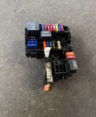 Volkswagen Golf VIII Fuse module 5WA937125B