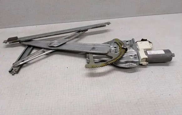 Toyota Corolla E120 E130 Rear door window regulator with motor 992045100 0612 6982002130
