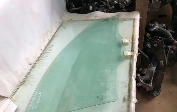 Hyundai Kona II Front door window glass four-door 43r016944