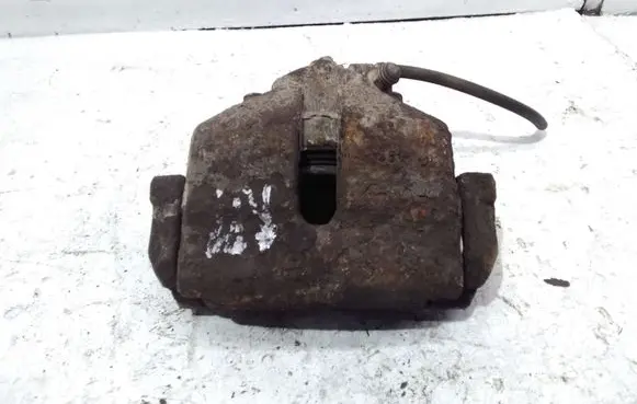 Volkswagen Touran I Front brake caliper