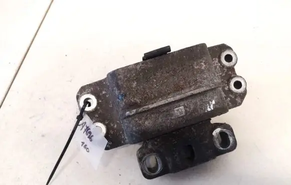 Volkswagen Golf V Engine mount bracket 1k0199555