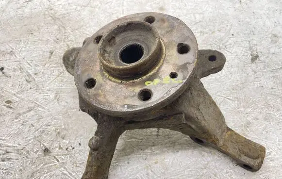 Opel Vivaro Front wheel hub