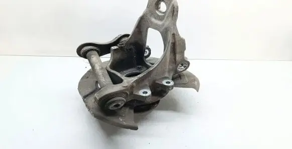 Rear wheel hub spindle/knuckle