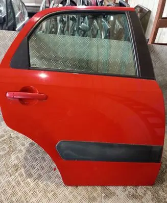 Suzuki SX4 Rear door