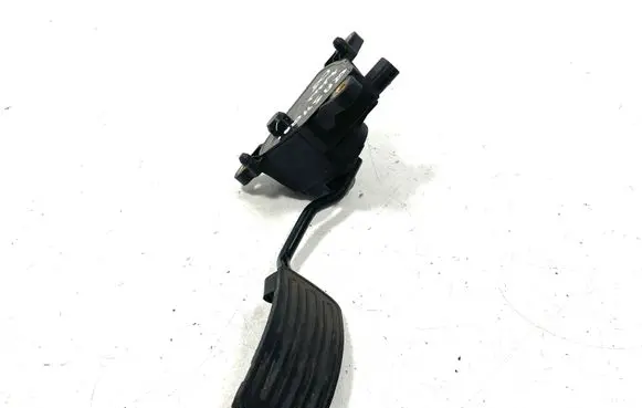 Nissan Qashqai Accelerator throttle pedal 0457B10297 0457B