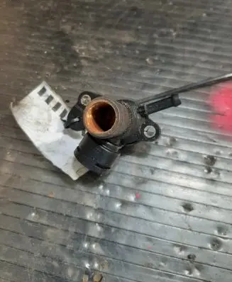 Skoda Superb B6 (3T) Engine coolant pipe/hose 06J121132G