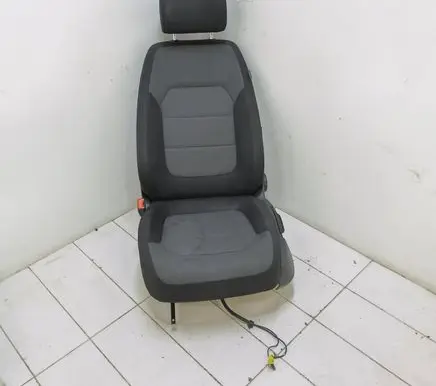 Volkswagen PASSAT B7 Front passenger seat 