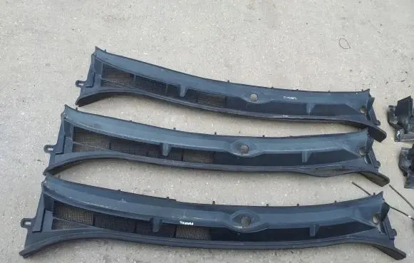 Toyota Tundra II Wiper trim